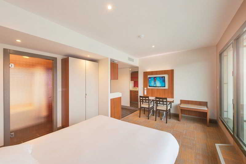 Métropole Hotel 4*